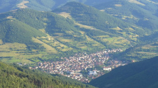 Издирват пострадал мъж в планината над Чипровци 