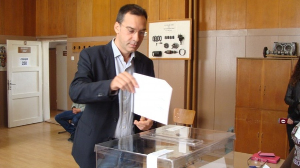 Димитър Николов: Гласувах за развитието на Бургас | StandartNews.com