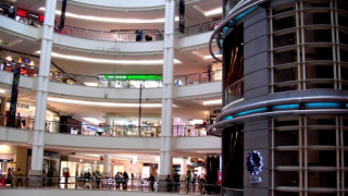 Фалшива тревога евакуира мол в Бургас