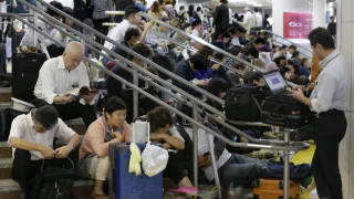 Японският тайфун напредва към Токио, има нови жертви  