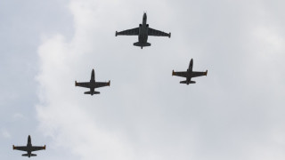 Военни самолети прелитат над столицата, готвят се за авиошоу