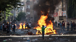 15 жертви при кюрдски протести в Турция (ОБЗОР)