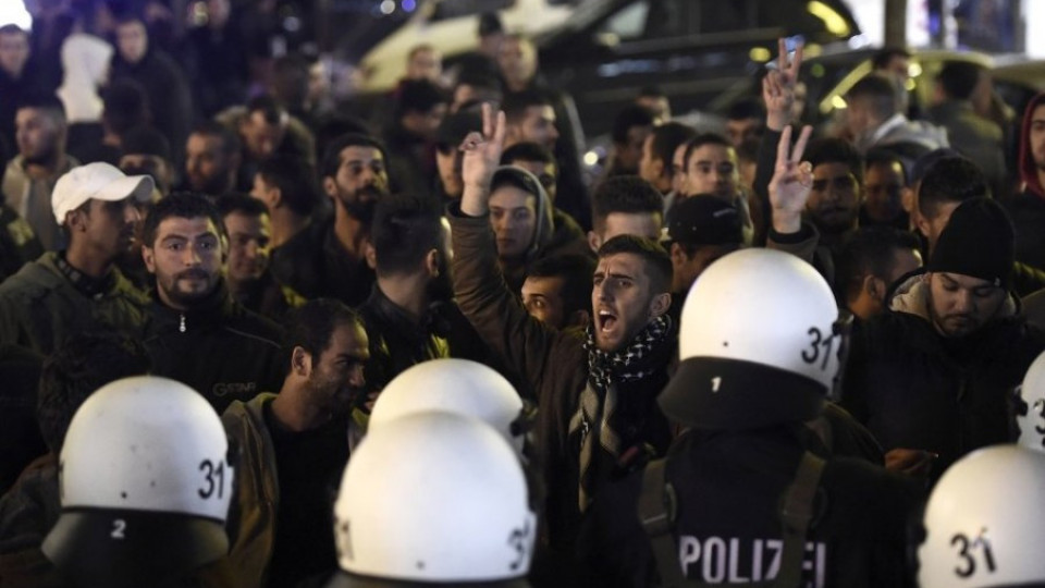 Стотици кюрди протестираха през нощта в Хамбург | StandartNews.com
