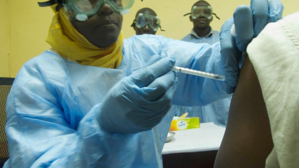 Шега за ебола завърши с арест | StandartNews.com