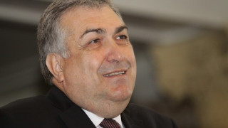 Близнашки се усъмни във вота от чужбина, иска референдум 