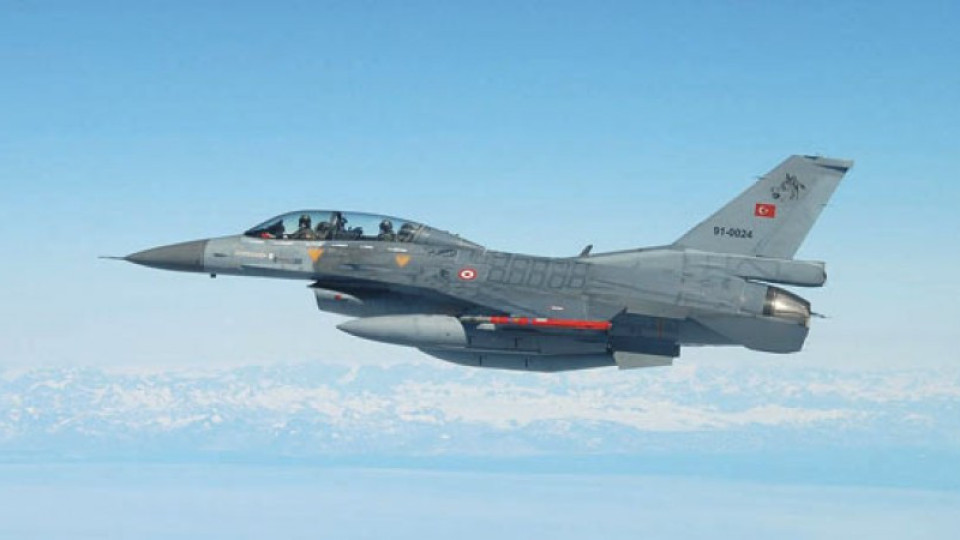 Турция бомбардира позиции на ПКК | StandartNews.com