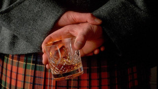 България е против минималната цена на алкохола в Шотландия