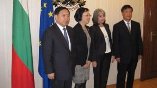 Попова се срещна с делегация от Шанхай