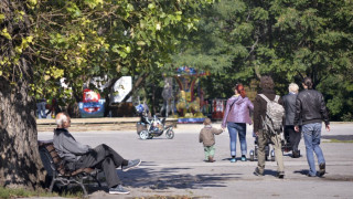 Краткотрайно слънце се прокрадва над страната