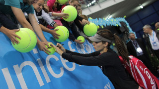 Зрител си тръгва с часовник от Garanti Koza WTA Турнира на шампионките