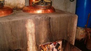 Рекордьор на воденици се издъни с незаконна ракиджийница