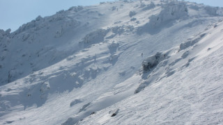 Гонсало носи педя сняг в България