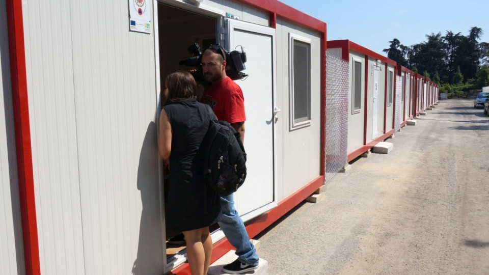 Фургони за 400 бежанци ще има в Любимец | StandartNews.com