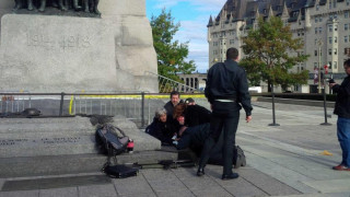 Убиха стрелец в парламента на Канада