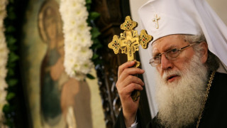Патриархът дари 1000 лв. за "Св. Ал. Невски"