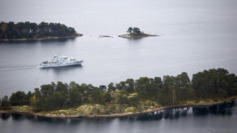 Швеция търси втора подводница, руски самолет раздразни НАТО | StandartNews.com