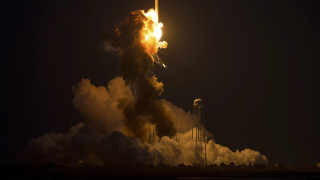 Ракета на НАСА избухна в полет (ВИДЕО)