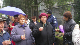 Миряни и владика в спор за 1 млн.