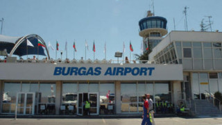 Свалиха пиян руснак от самолет в Бургас