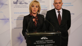 Манолова: Да продължи по-ранното пенсиониране за 100 хил. души, работещи при тежки условия
