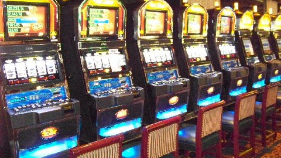 Криминално проявен потроши машина за хазарт | StandartNews.com