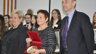 Учителка по история получи национална  награда "Даскал Ботьо Петков"