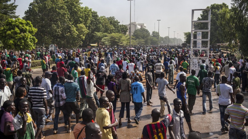 Президентът на Буркина Фасо остава на власт | StandartNews.com