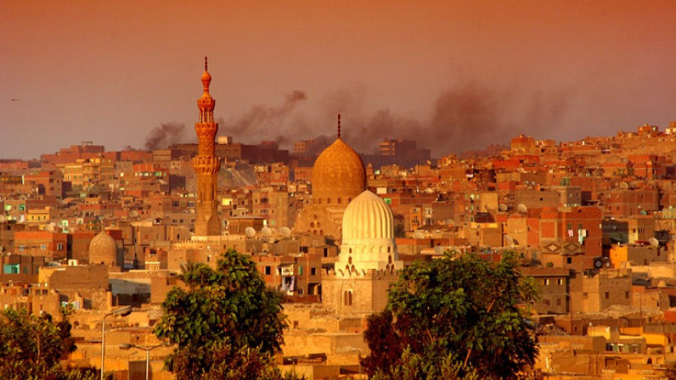 Бомба рани трима в Кайро | StandartNews.com