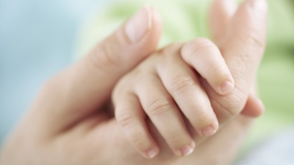 Жена носи 4 месеца мумифицирано бебе, близнакът му се роди здрав | StandartNews.com