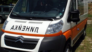 Пътничка бере душа след катастрофа на кола в канал