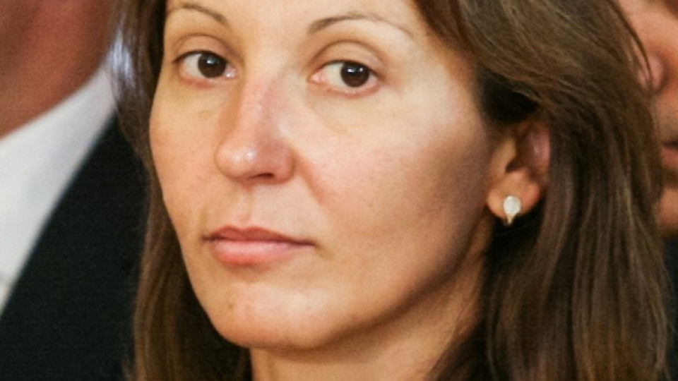Министър Раданова: Залата в Пловдив трябва да се завърши | StandartNews.com
