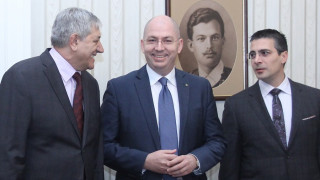 БДЦ зоват за спешен бюджет (ОБЗОР)