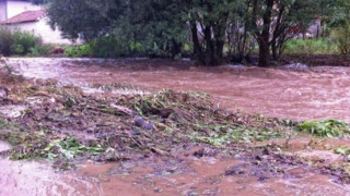 Дават 10 000 лв. на близките на загиналата в потопа край Бургас