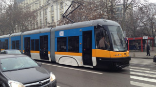 Монтират бутони за отваряне на вратата в градския транспорт на София