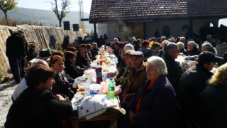 Стотици почетоха св. Мина в посочен от Ванга параклис