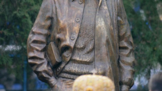 Паметникът на Марков открит от трима президенти