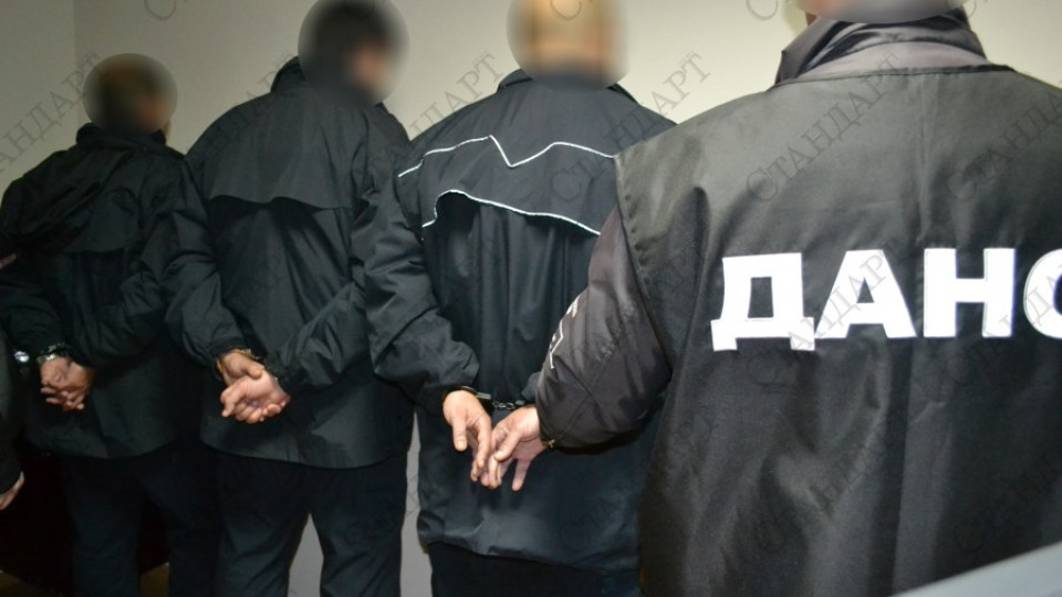 Четиримата митничари от Лесово остават в ареста | StandartNews.com