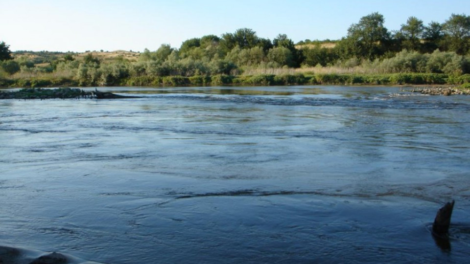 Река Марица скъса дига при Пазарджик | StandartNews.com