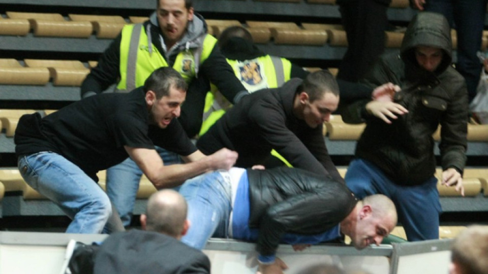 Бой между фенове на "Левски" и "Партизан" | StandartNews.com