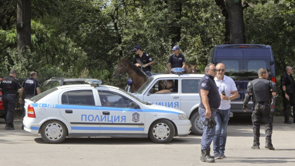 Кола се самозапали в центъра на София | StandartNews.com