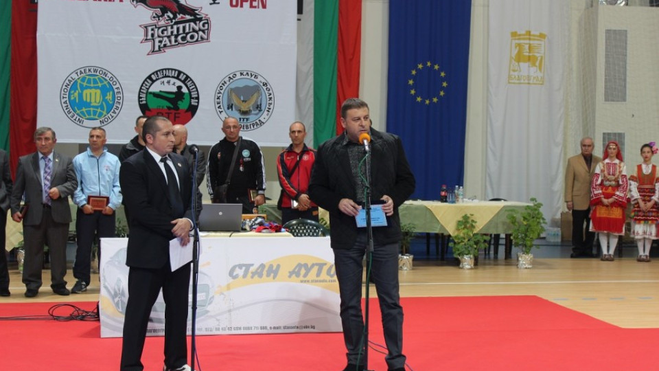 Кметът на Благоевград даде старт на турнир по таекуон-до | StandartNews.com