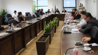 Министър Лиляна Павлова се срещна с Камарата на строителите