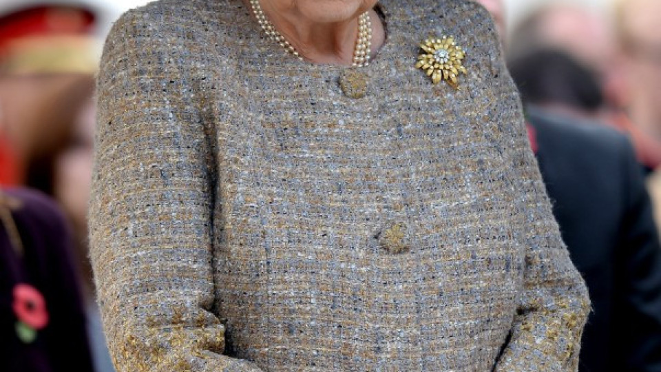 Елизабет II дава трона на Уилям | StandartNews.com