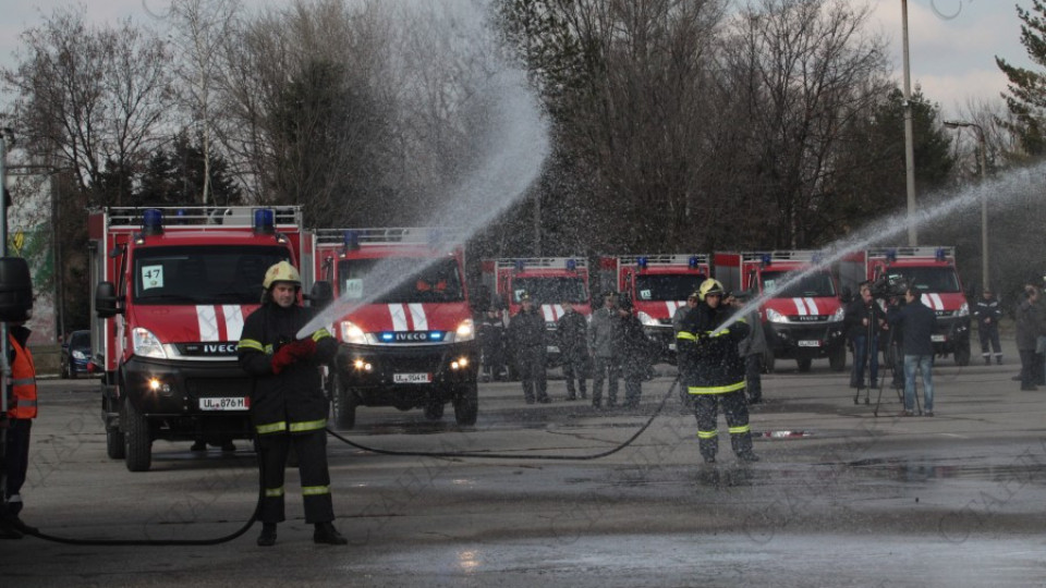 Пожар изпепели завода за електроника край Несебър | StandartNews.com