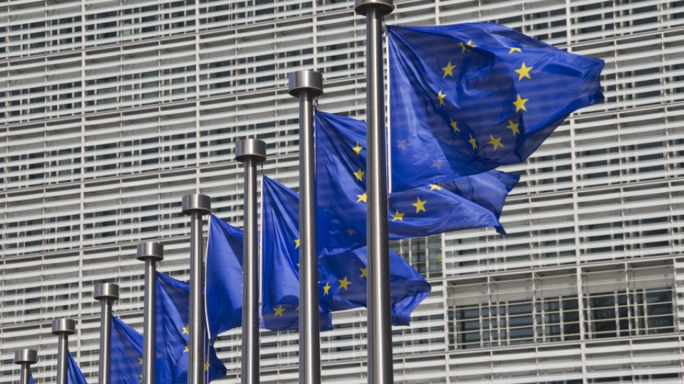 ЕК ще подпомага страните, изоставащи с усвояването на еврофондовете | StandartNews.com