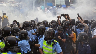 Полицията в Хонконг арестува десетки студенти