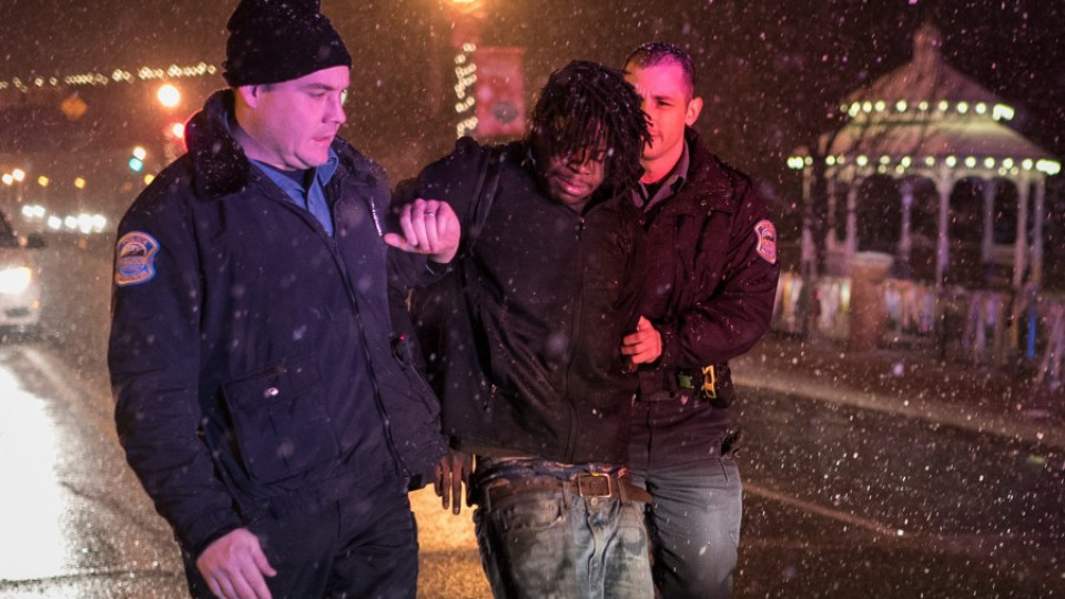 Снегът потуши протестите във Фъргюсън и Сейнт Луис | StandartNews.com