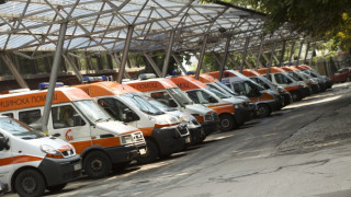 Кола отнесе автомобил без фарове