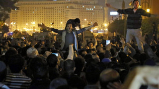 Най-малко 2 жертви на протестите в Кайро