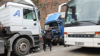 Чудо спаси десетки от камион без спирачки в прохода Предел